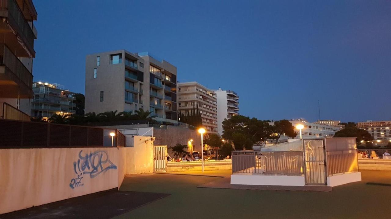 Apartment Center Salou Near Port Aventura Dış mekan fotoğraf