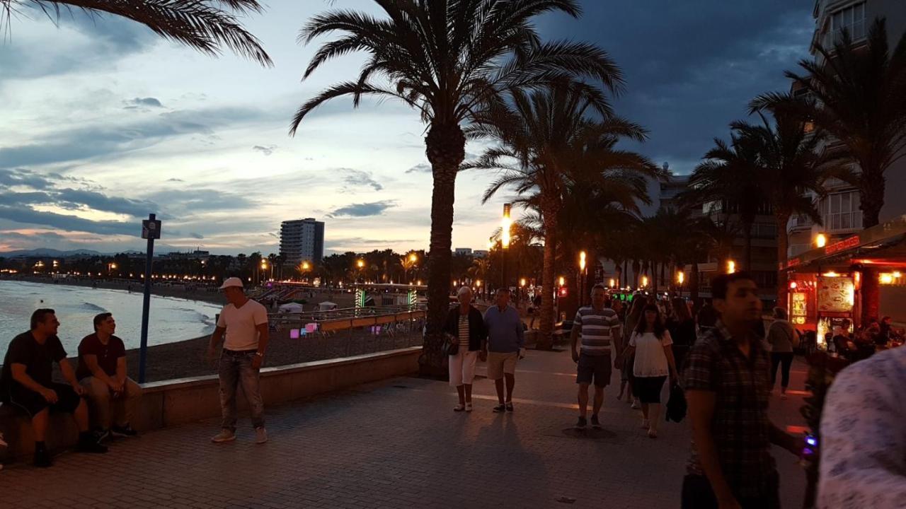 Apartment Center Salou Near Port Aventura Dış mekan fotoğraf